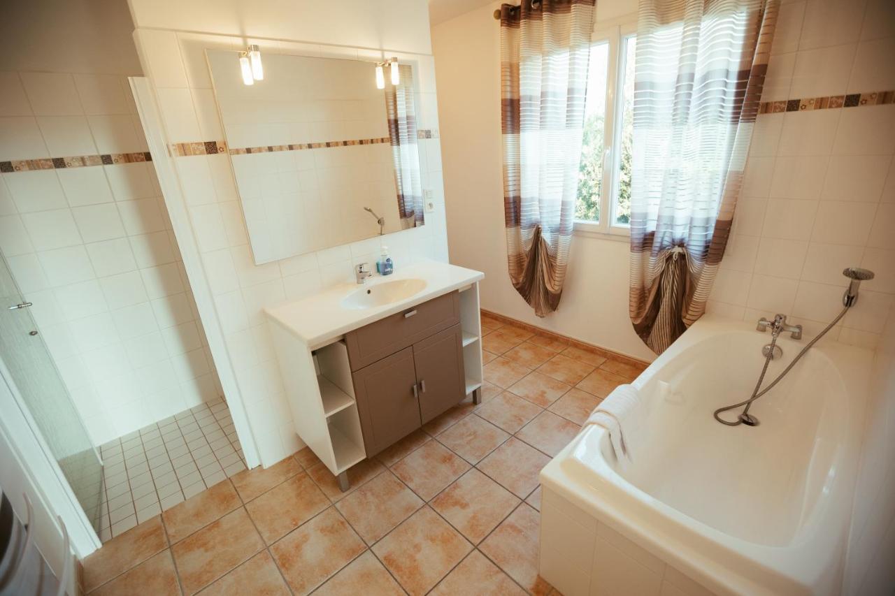 Les Villas De Perret ฌัวเยิส ภายนอก รูปภาพ
