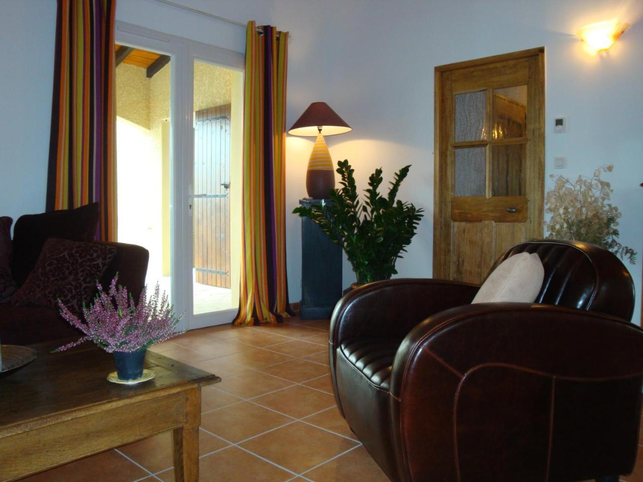 Les Villas De Perret ฌัวเยิส ภายนอก รูปภาพ